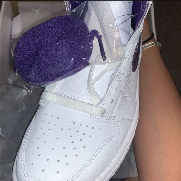 Jordan 1 High OG Court Purple - Picture 3 of 5